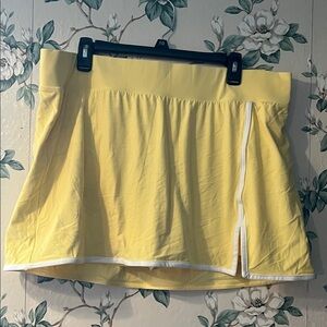 😻PLIS SIZE all in motion Yellow Athletic Skort with White Trim